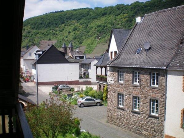 Mosel-Gastehaus Kirch Hotel Ernst Quarto foto